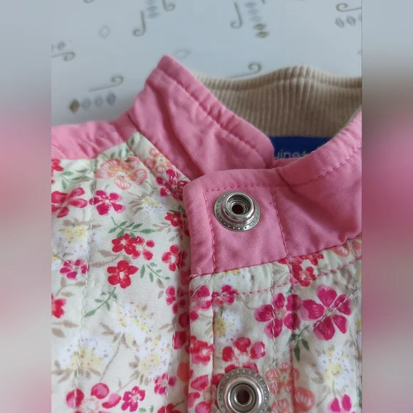 sleevless jacket - Picture 9 of 15